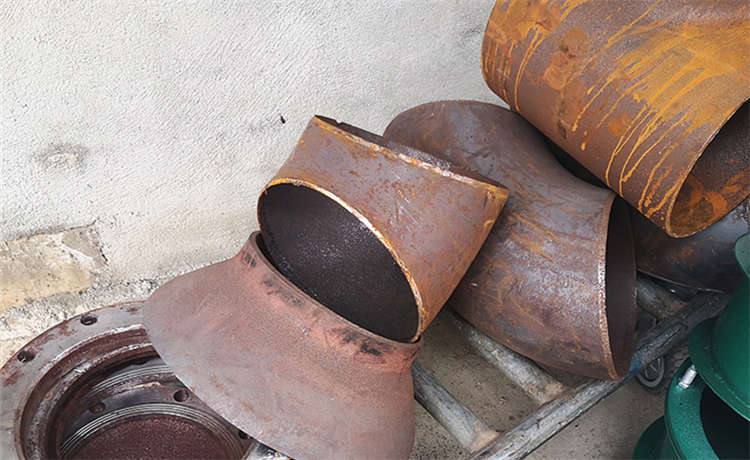 20厚鋼立柱加工廠家，排水螺旋鋼管，1824mm螺旋管，鋼材場400mm螺旋管