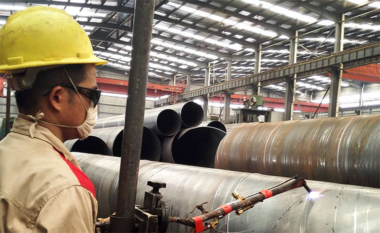 200mm螺旋焊管，DN900mm螺旋鋼管，等邊角鋼批發(fā)，鋼材場基礎(chǔ)樁基鋼護(hù)筒