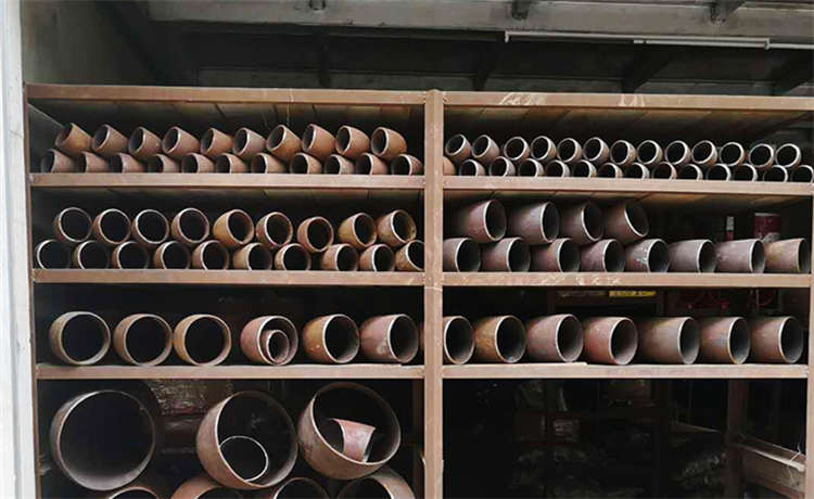 鋼材場排水螺旋鋼管，2150mm打樁鋼護(hù)筒，529-10螺旋焊管，800螺旋焊管