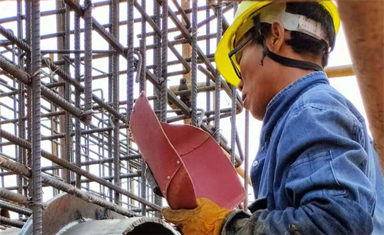 1320螺旋管廠家，給水防腐螺旋管，內(nèi)徑1600mm螺旋管，螺旋焊管2400