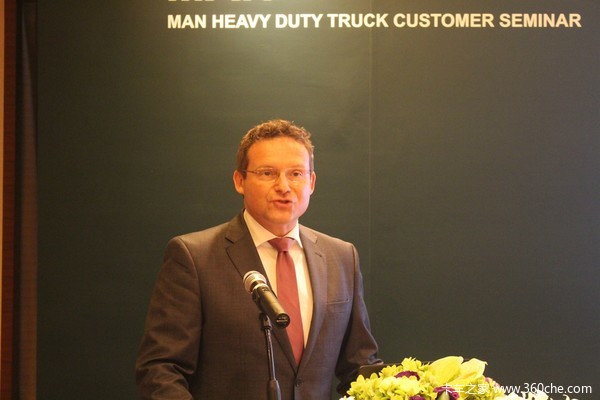 扛250噸沒壓力&nbsp;&nbsp;MAN國內最大馬力大件車